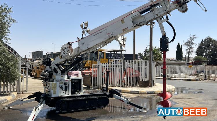 رافعة مجنزرة  2016