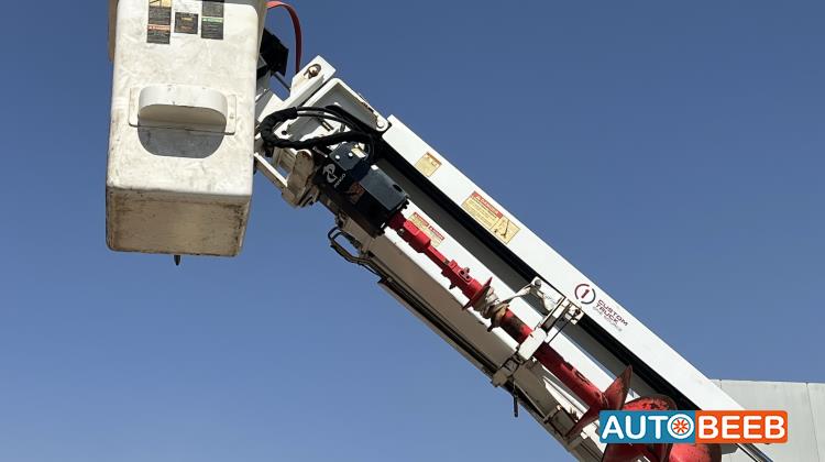 رافعة مجنزرة  2016