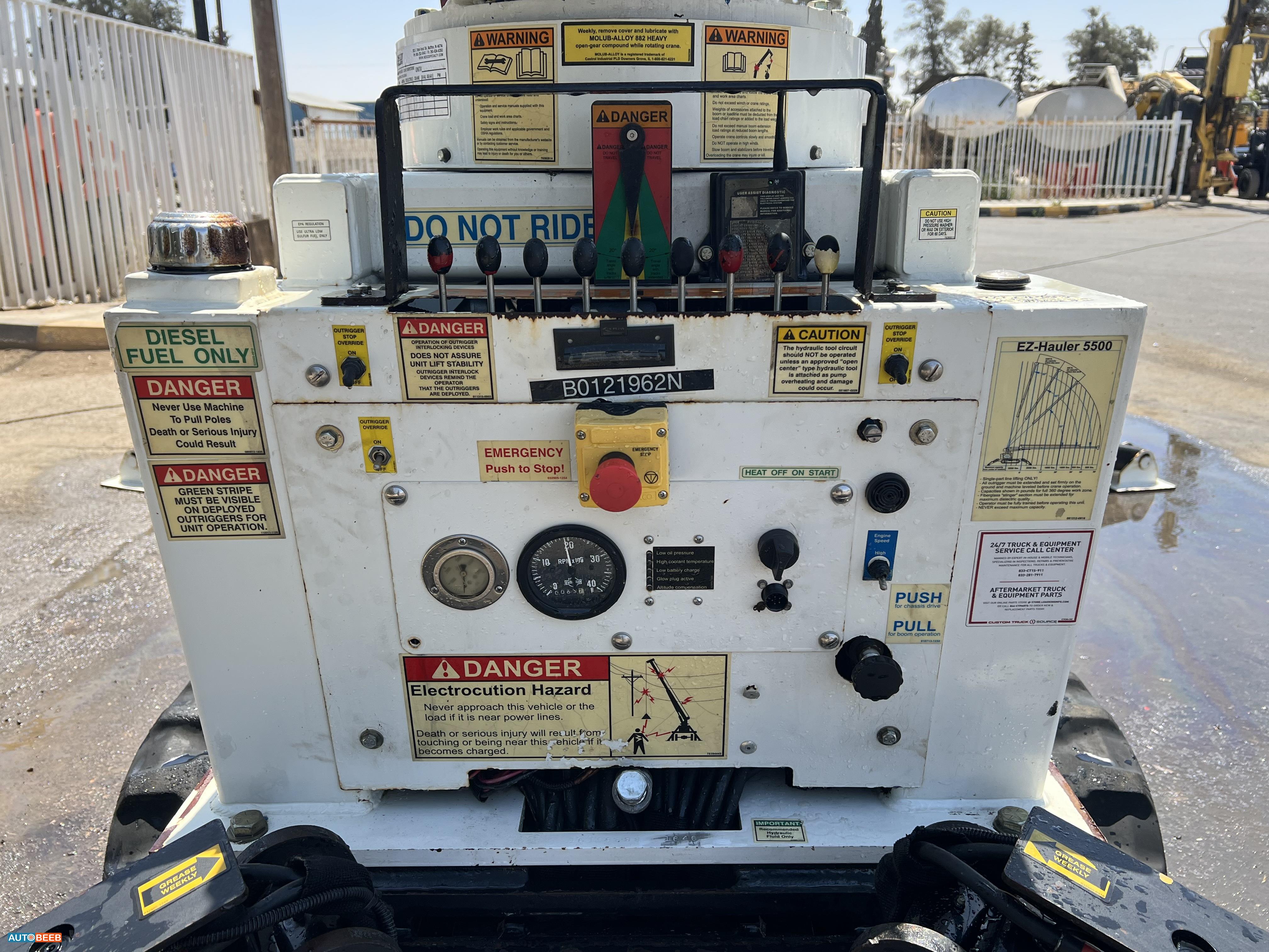 رافعة مجنزرة  2016