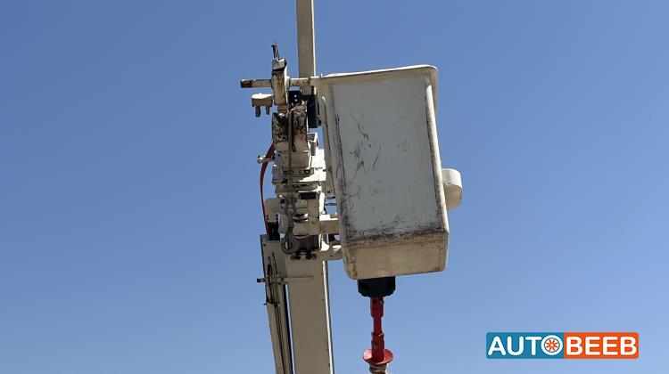 رافعة مجنزرة  2016