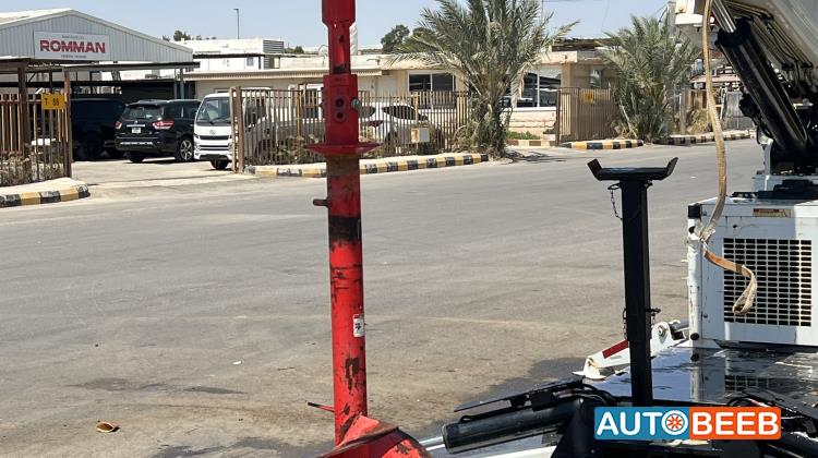 رافعة مجنزرة  2016