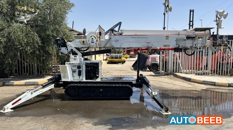 رافعة مجنزرة  2016