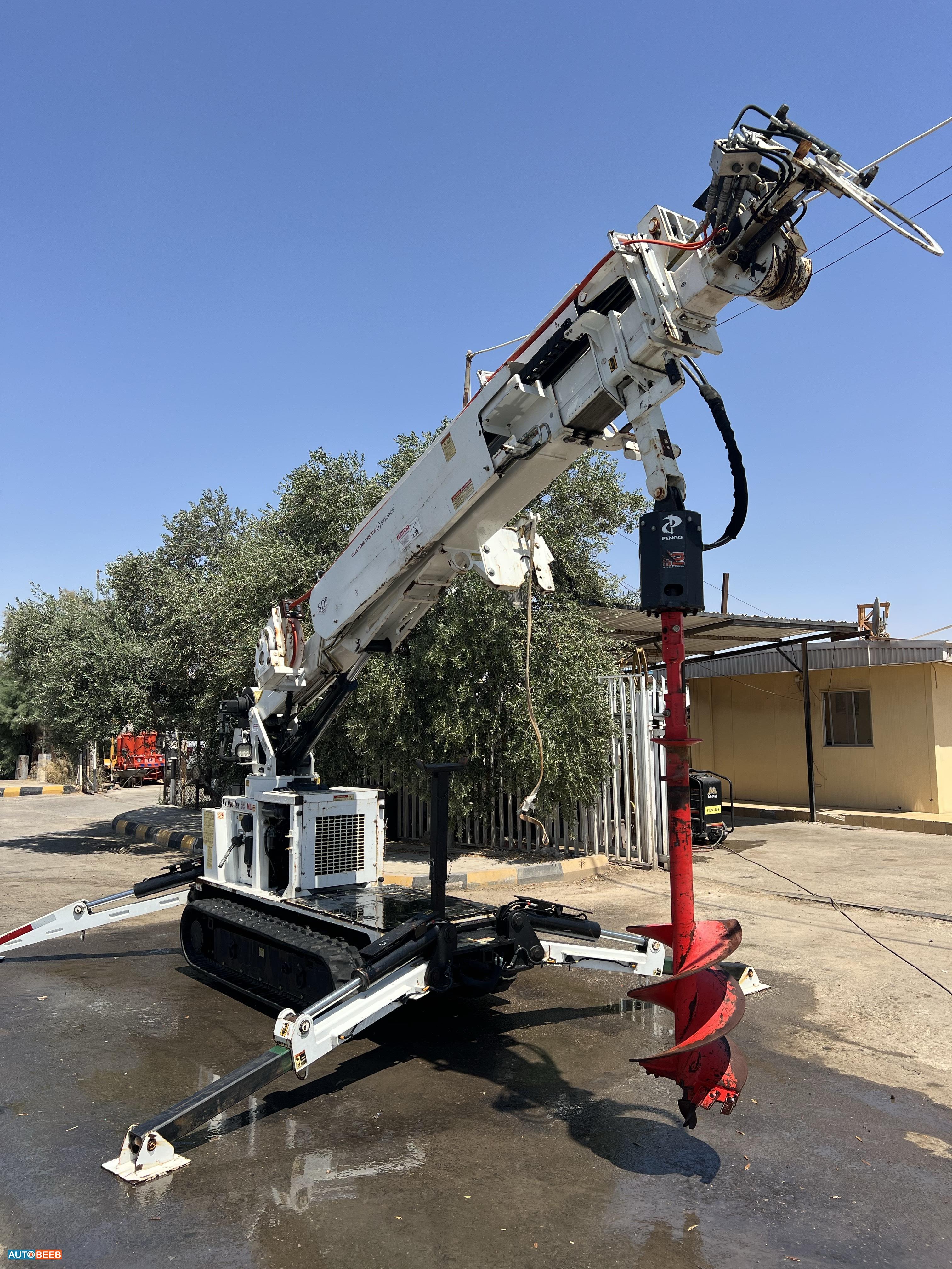 رافعة مجنزرة  2016