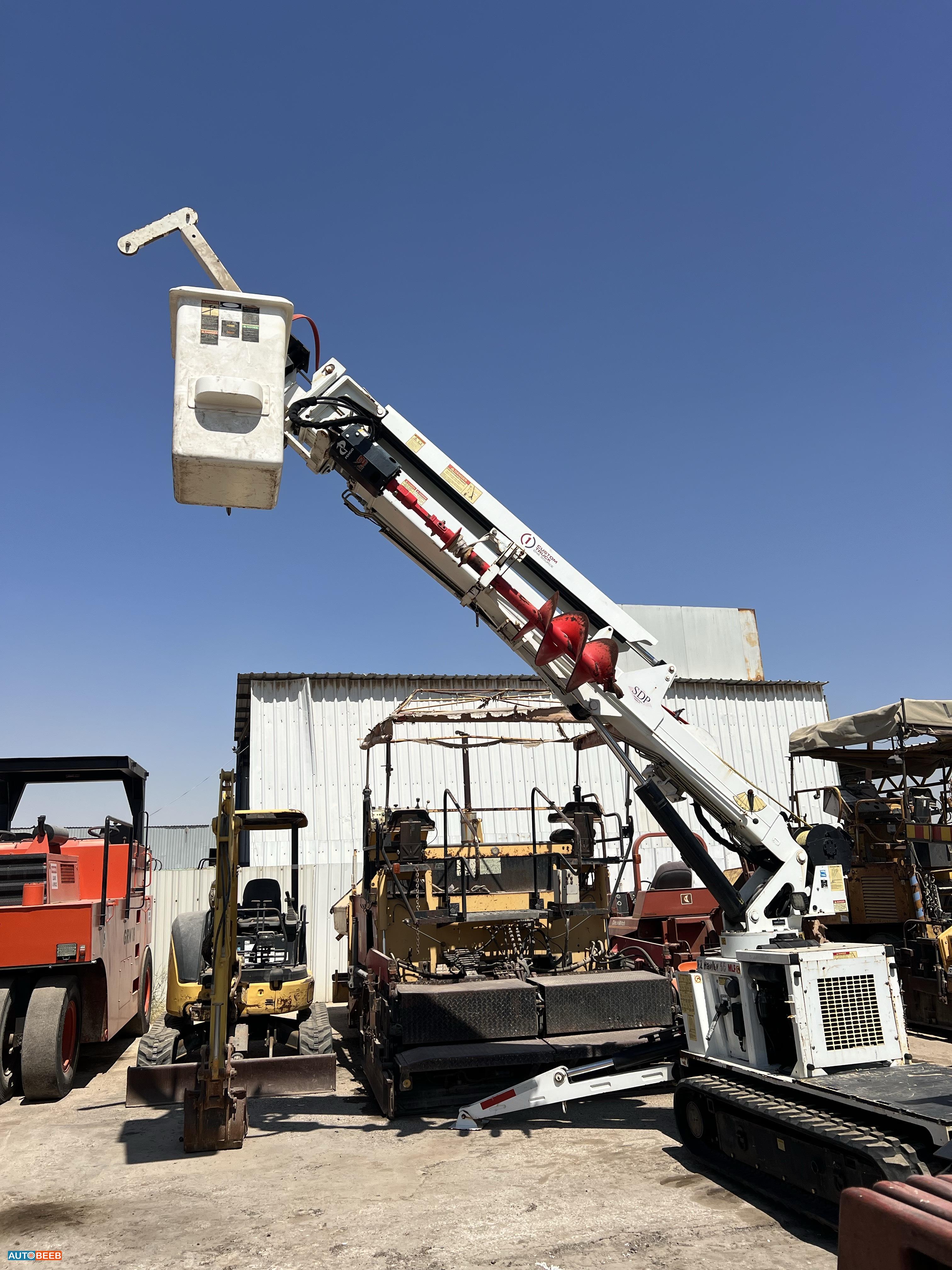 رافعة مجنزرة  2016