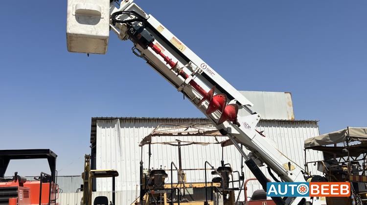 رافعة مجنزرة  2016