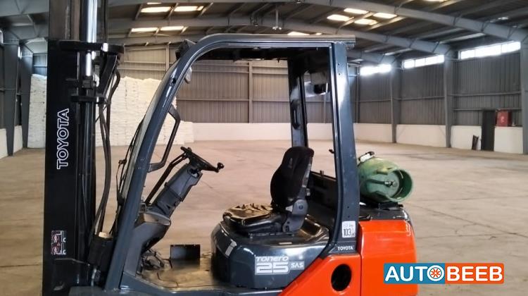 Forklift Toyota 2008