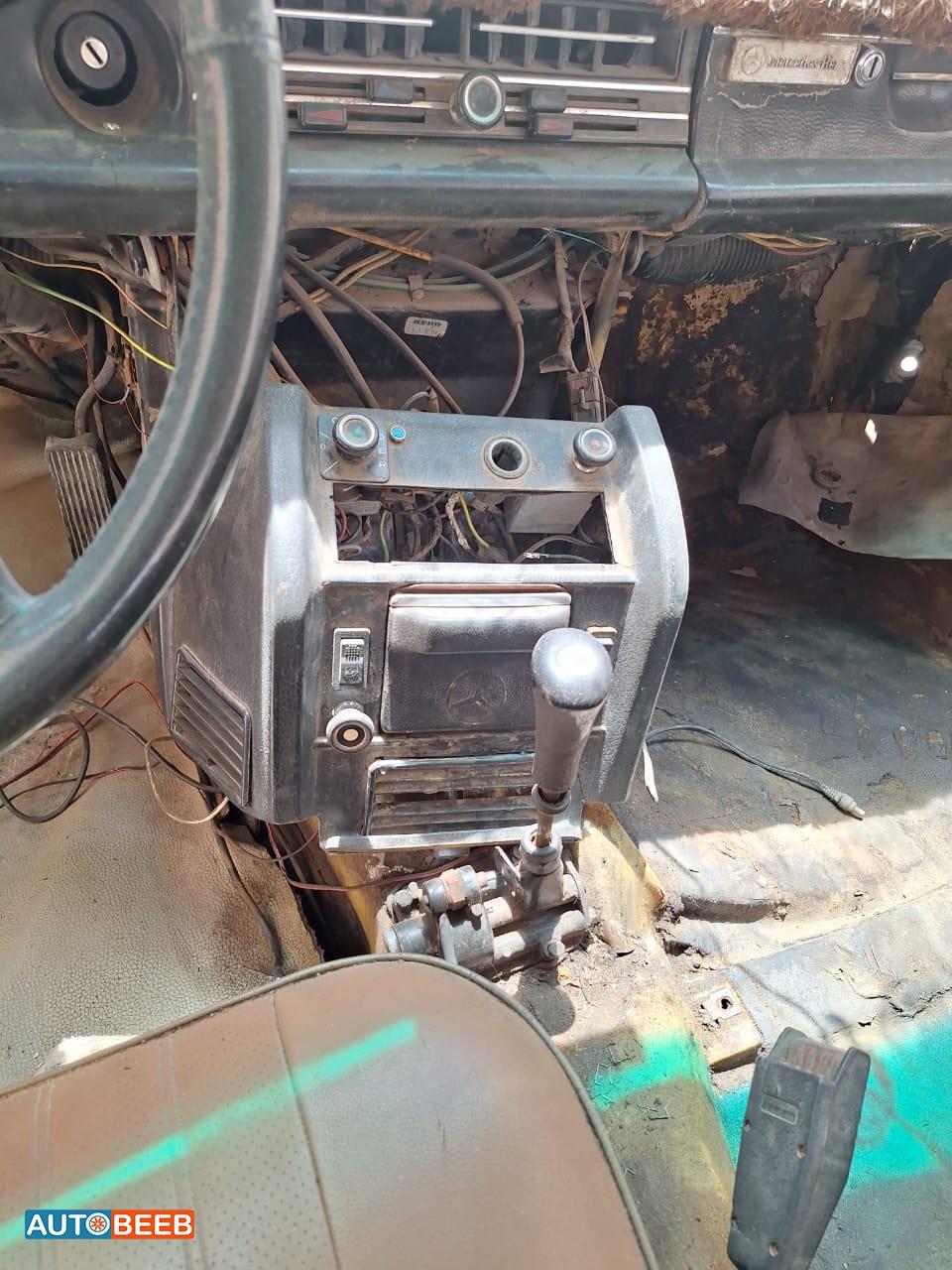 Mercedes Benz E200 1975