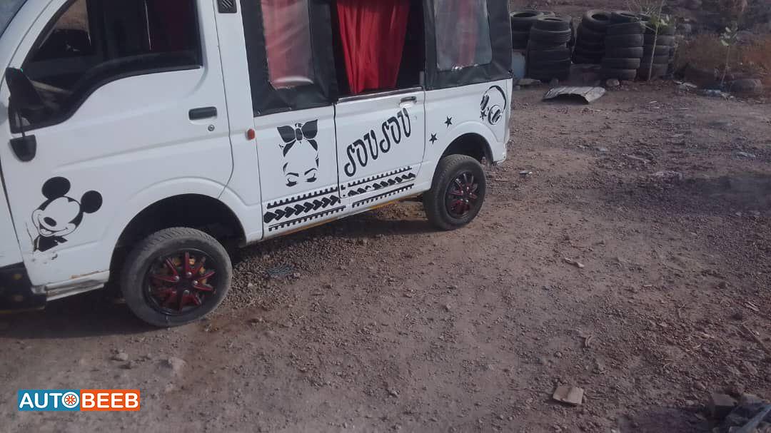 ميني باص تويوتا 2012