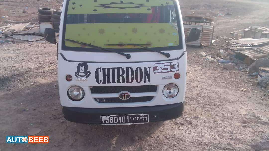 ميني باص تويوتا 2012