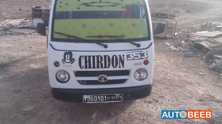 ميني باص تويوتا 2012