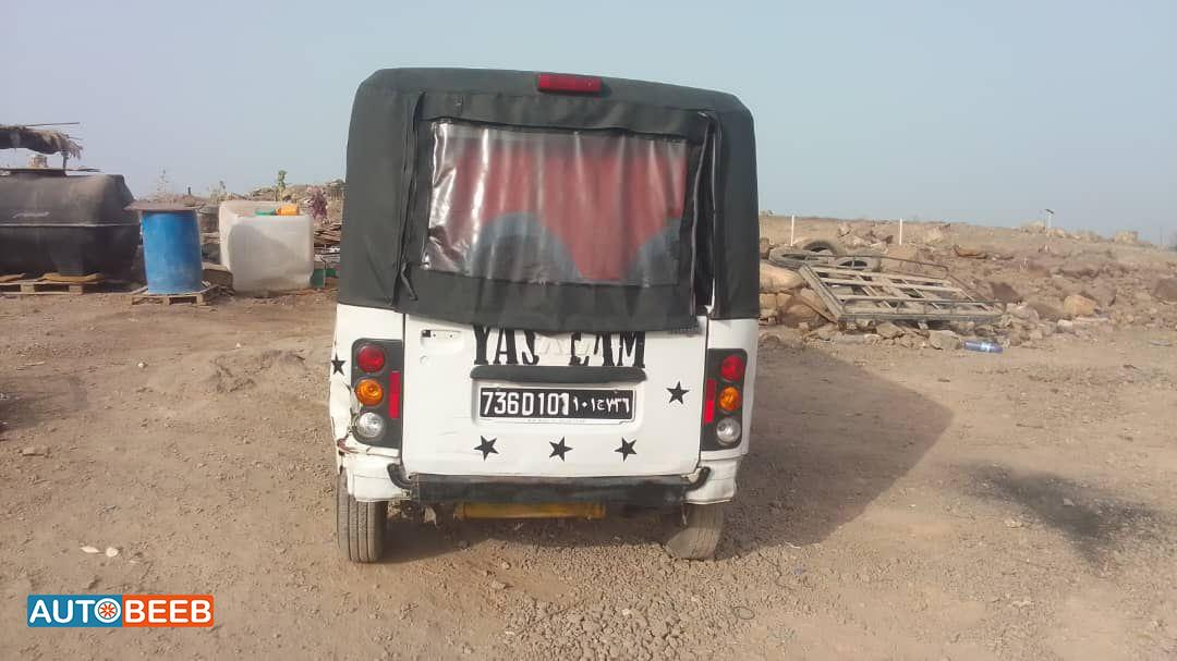 ميني باص تويوتا 2012