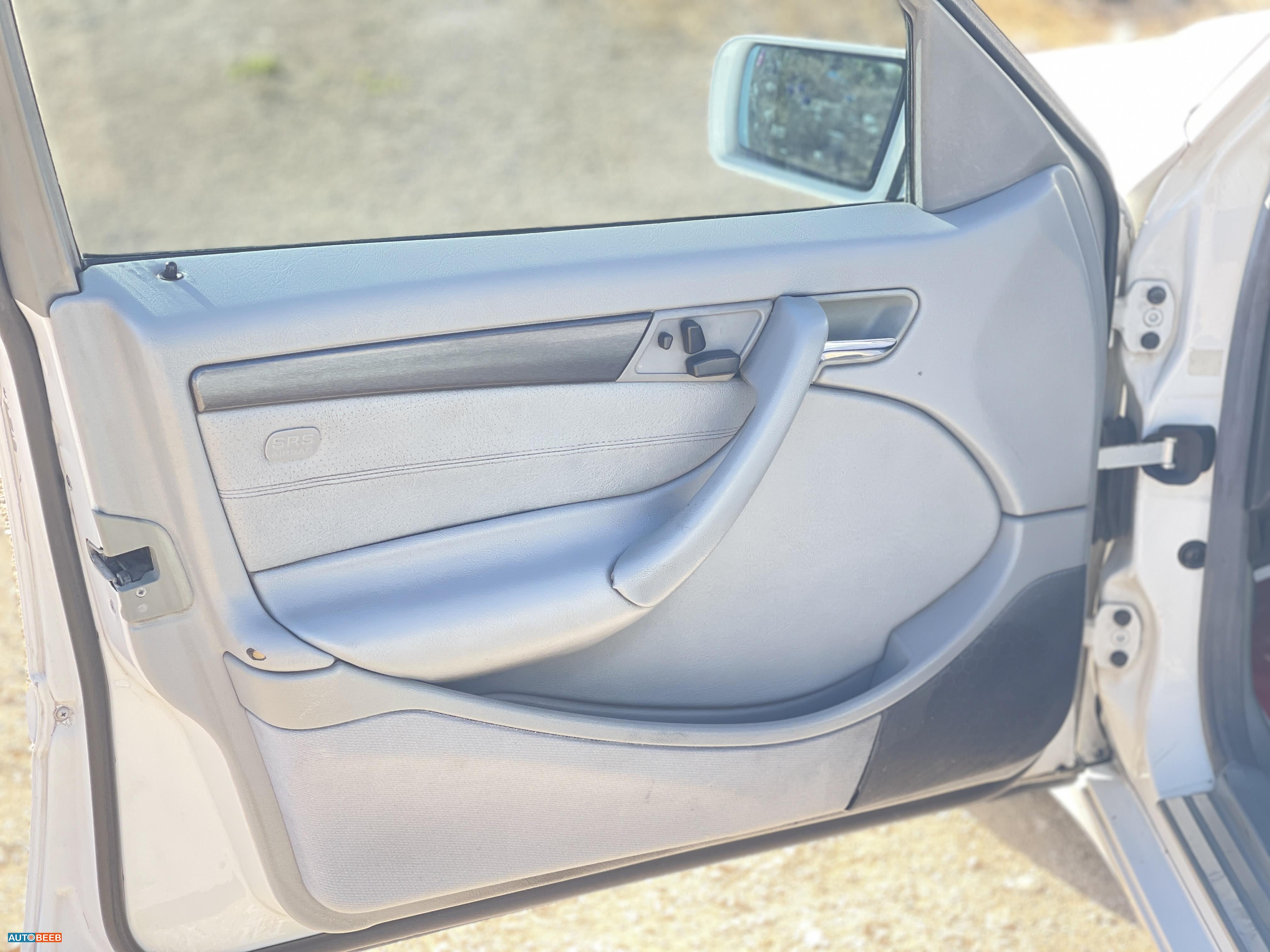 مرسيدس بنز C200 1995