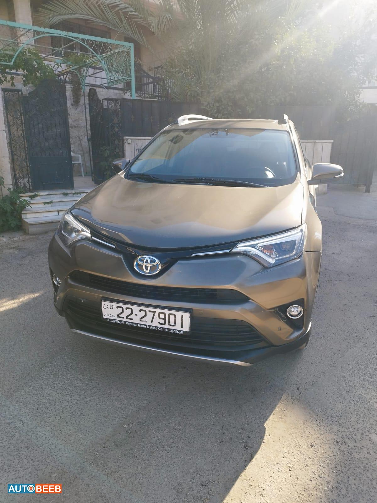 تويوتا راف فور 2017