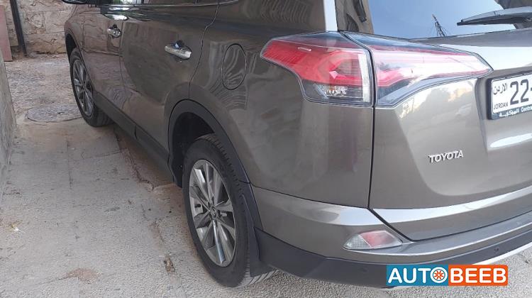 تويوتا راف فور 2017