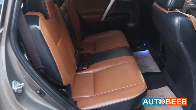 تويوتا راف فور 2017