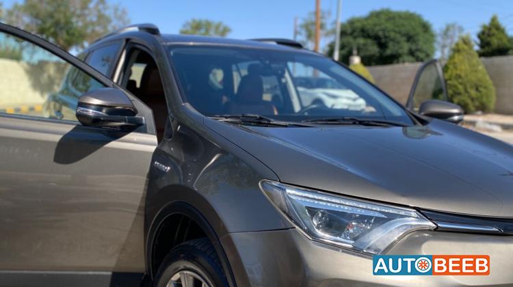 تويوتا راف فور 2017