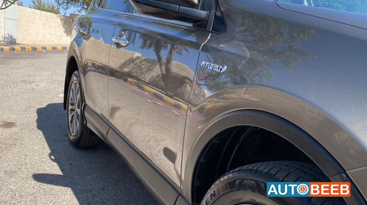 تويوتا راف فور 2017