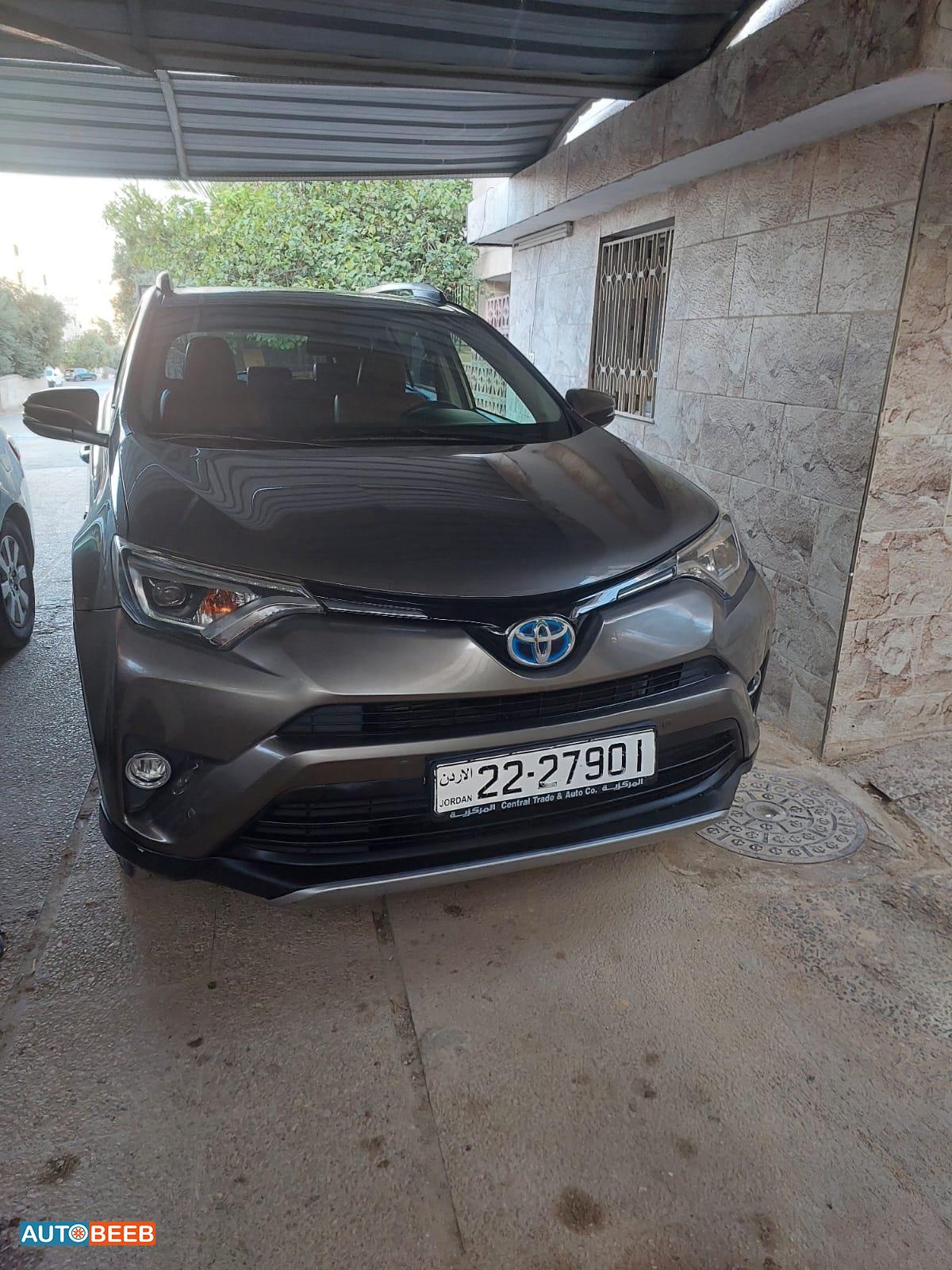 تويوتا راف فور 2017