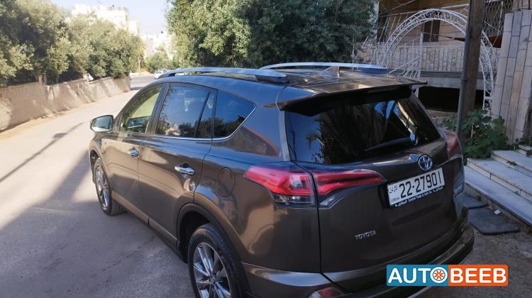 تويوتا راف فور 2017