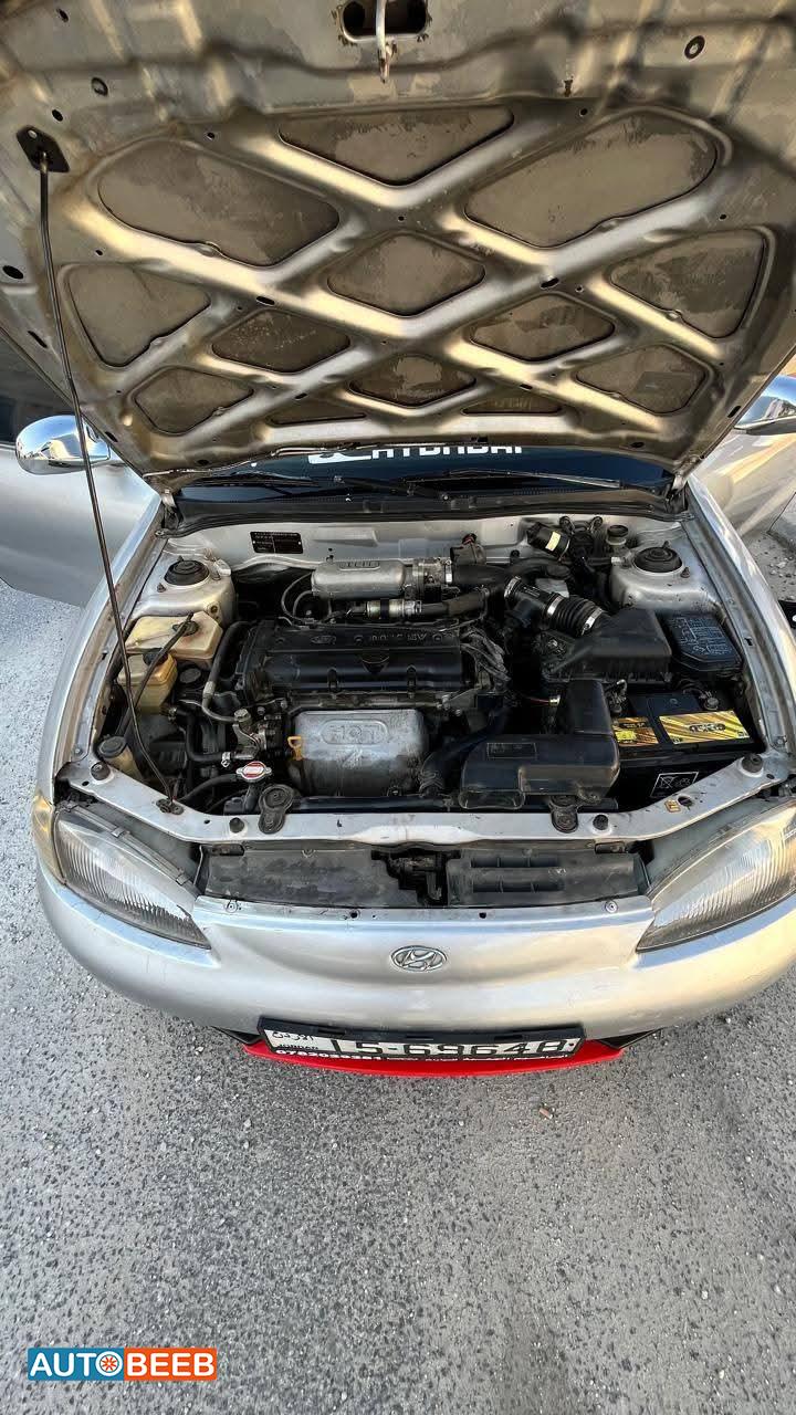 هيونداي افانتي 1995