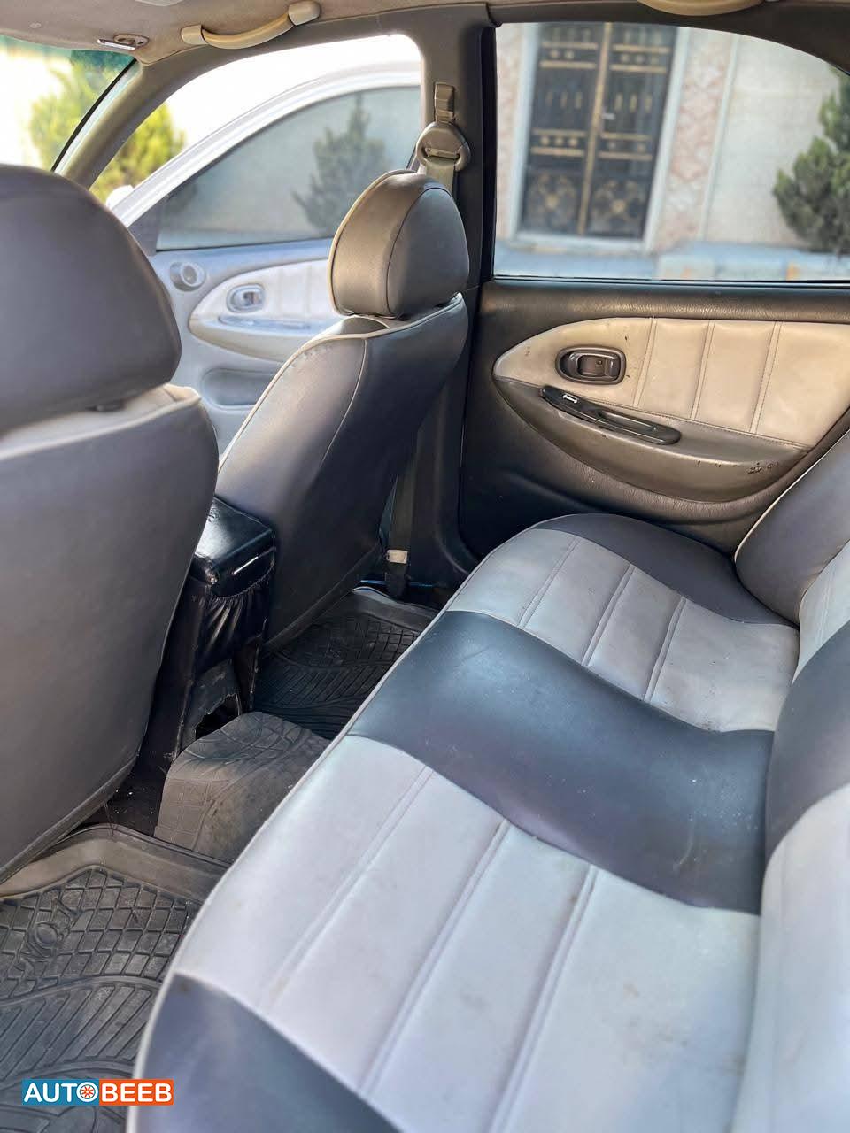 هيونداي افانتي 1995