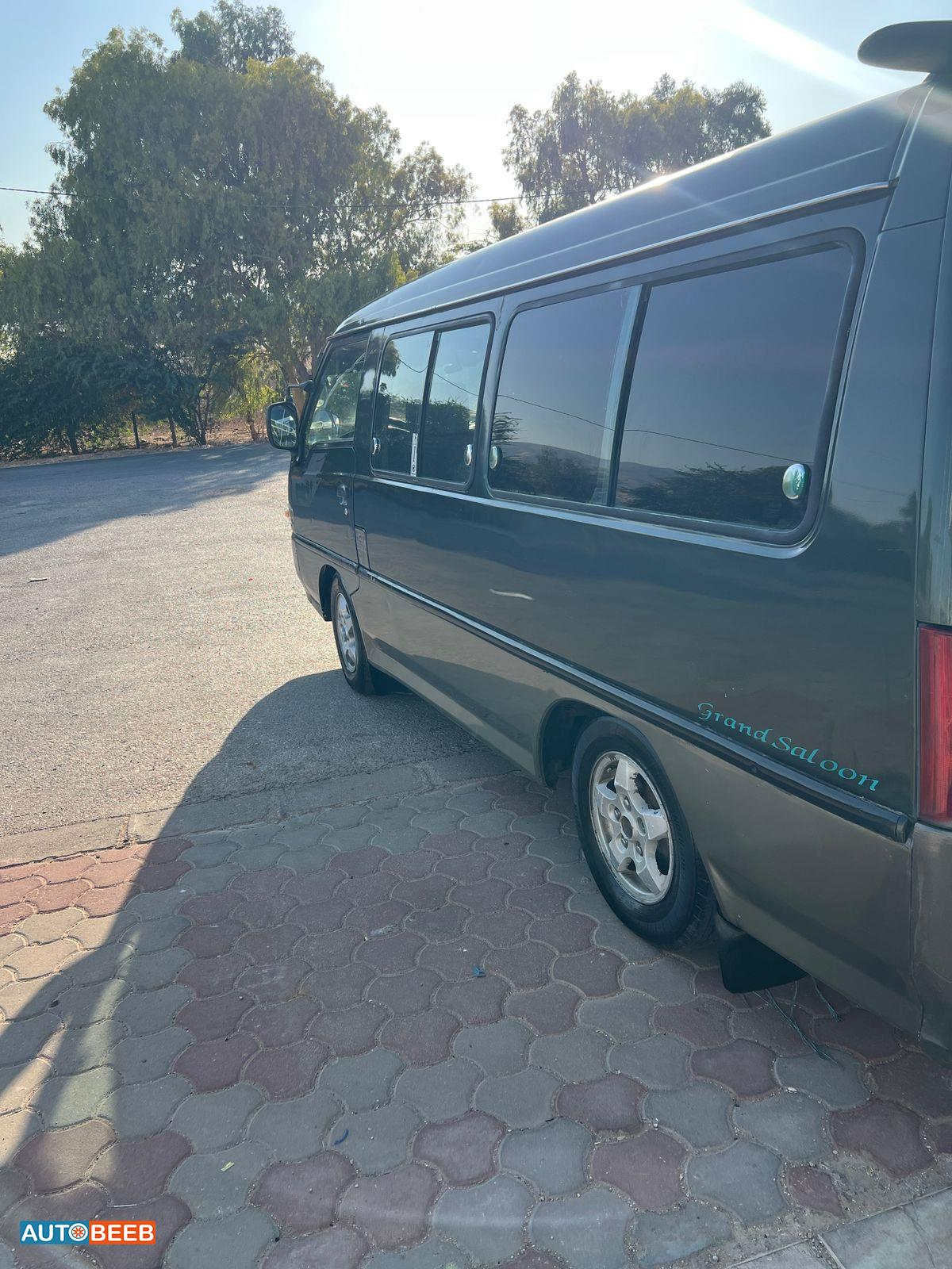 ميني باص هيونداي 2000