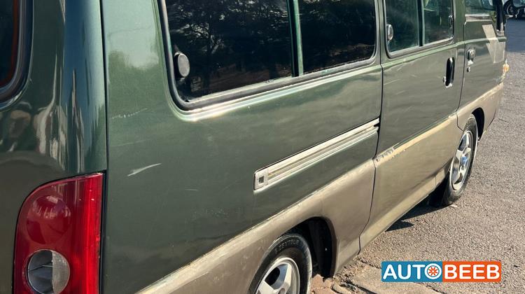 ميني باص هيونداي 2000