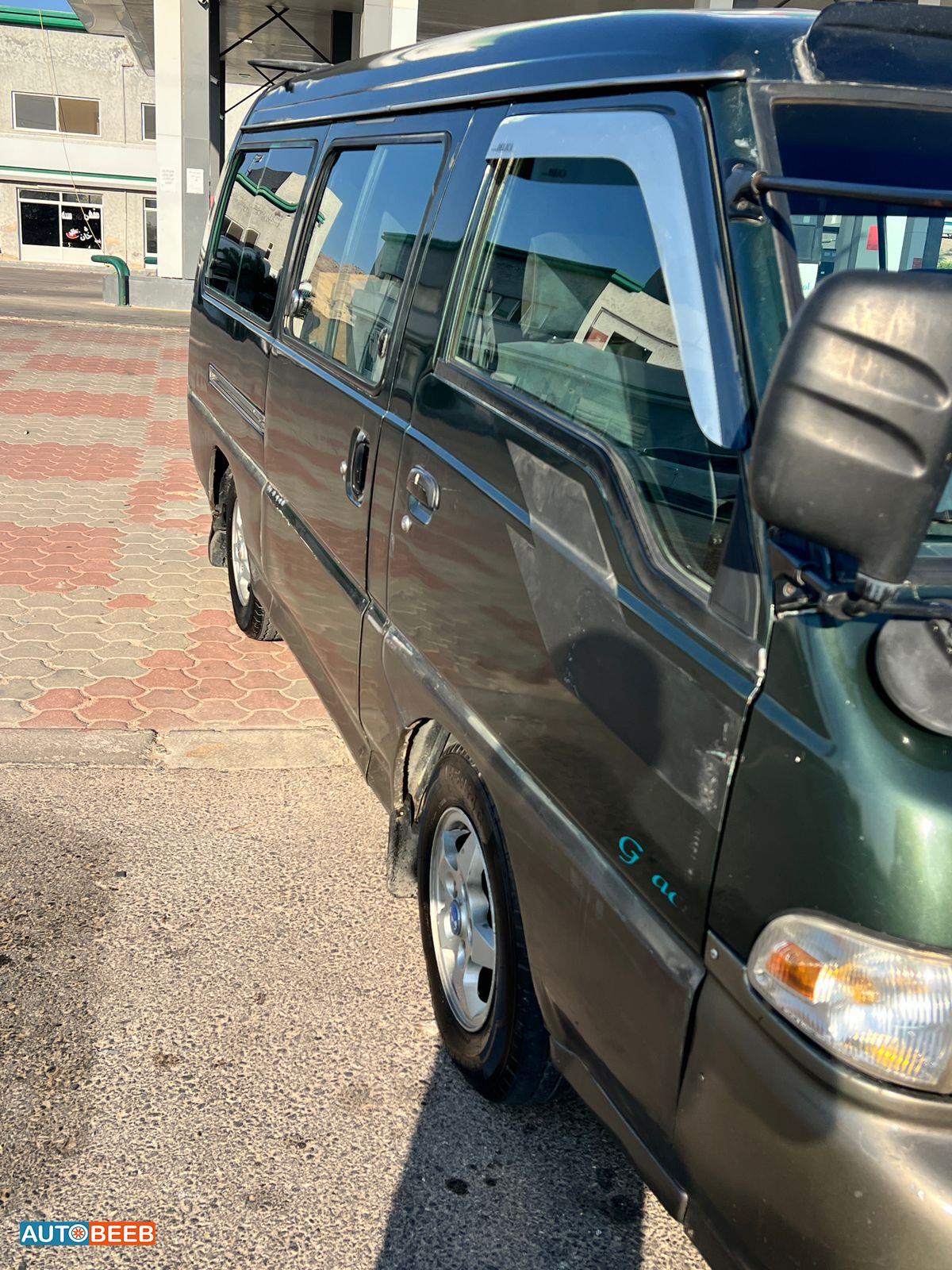 ميني باص هيونداي 2000