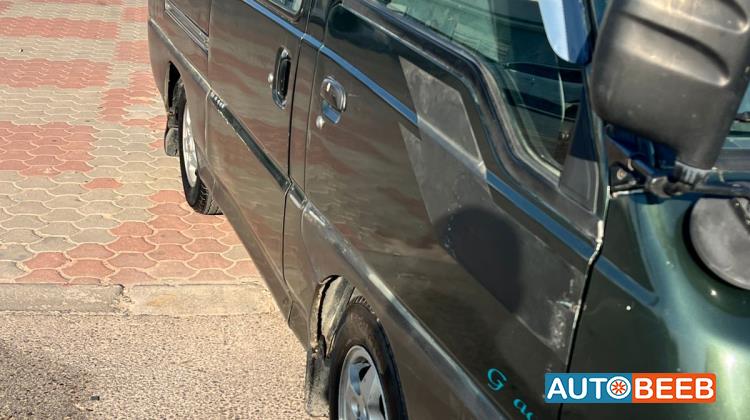 ميني باص هيونداي 2000