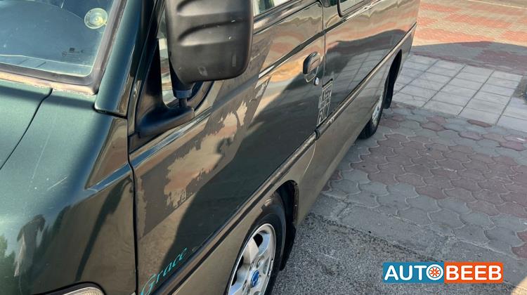 ميني باص هيونداي 2000