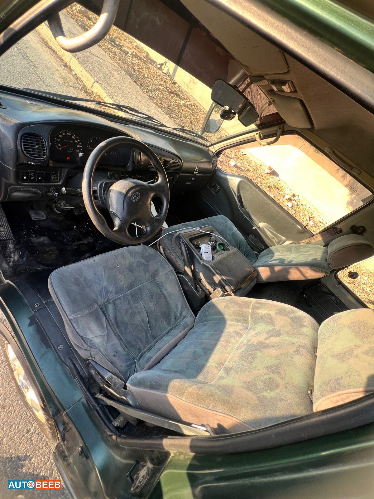 ميني باص هيونداي 2000