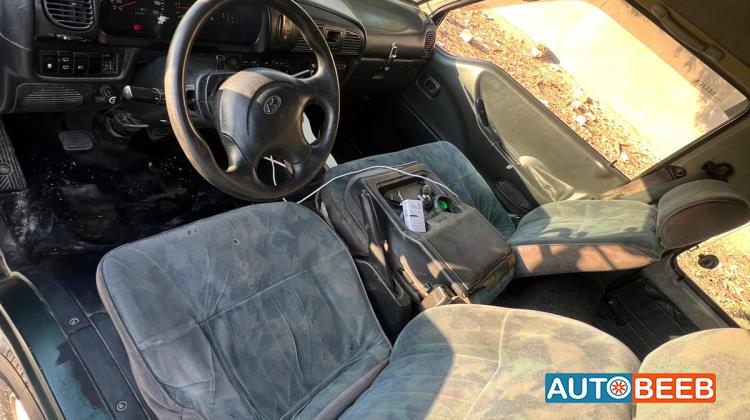 ميني باص هيونداي 2000