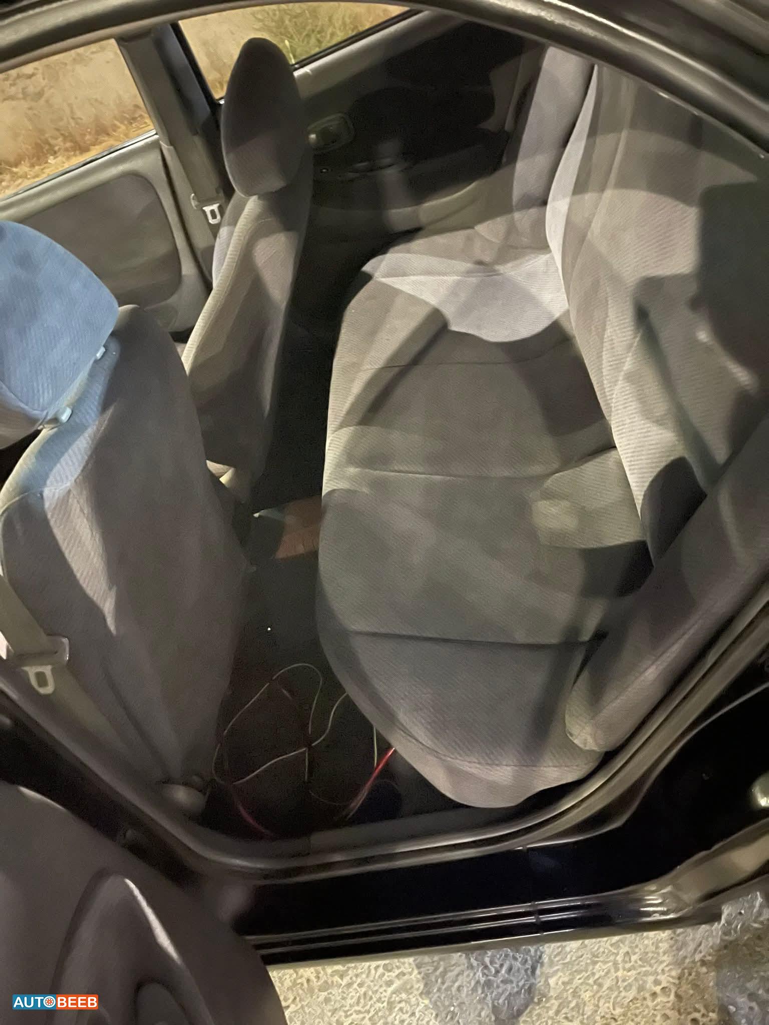 هيونداي افانتي 1999