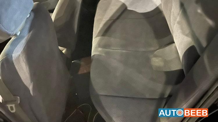 هيونداي افانتي 1999