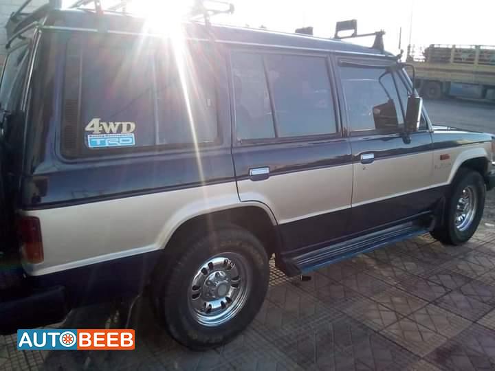 ميتسوبيشي باجيرو 1989