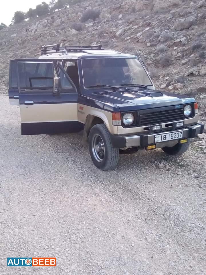 ميتسوبيشي باجيرو 1989