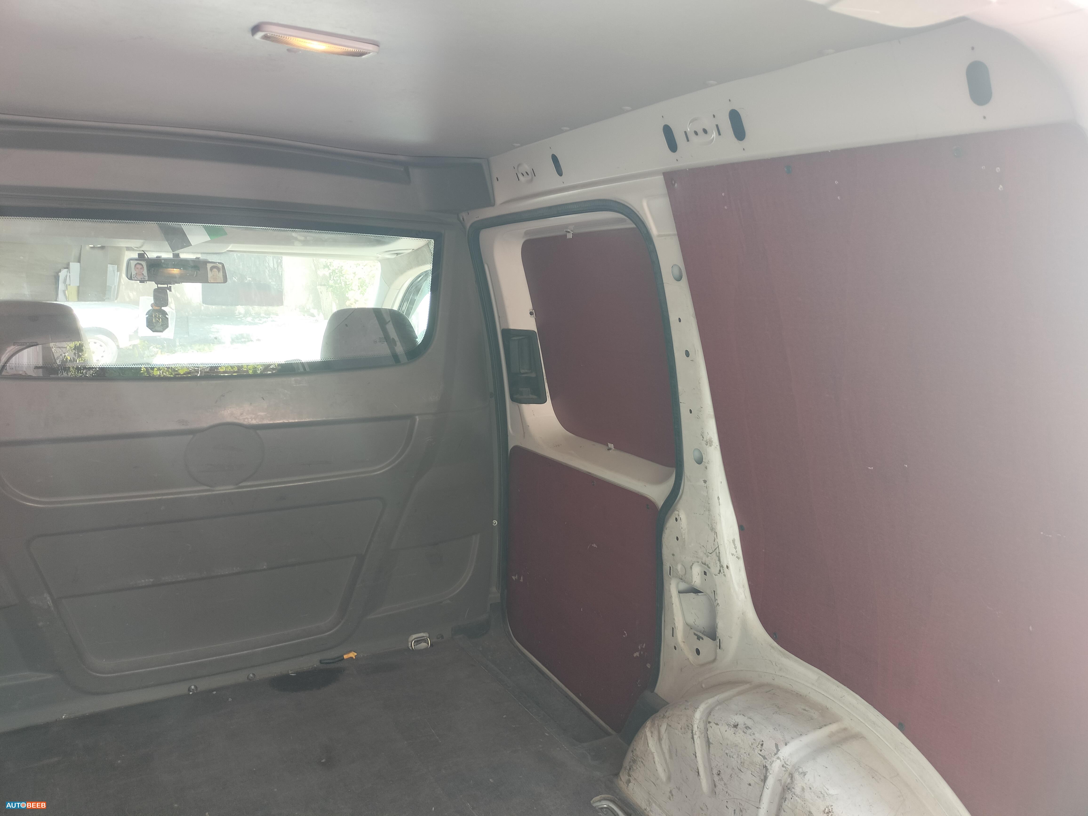 فولكس فاجن كادي 2013