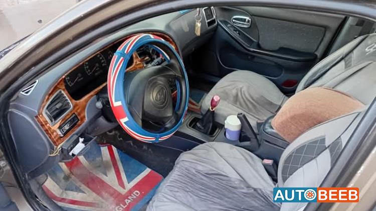 Hyundai Elantra 2001