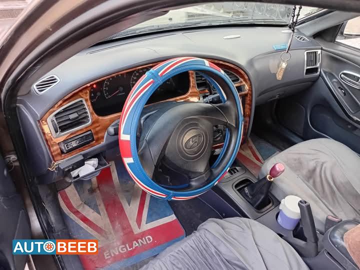 Hyundai Elantra 2001