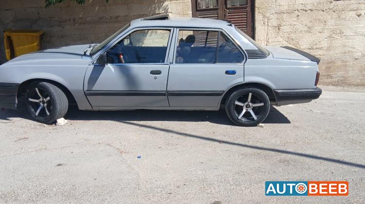 اوبل كاديت 1982