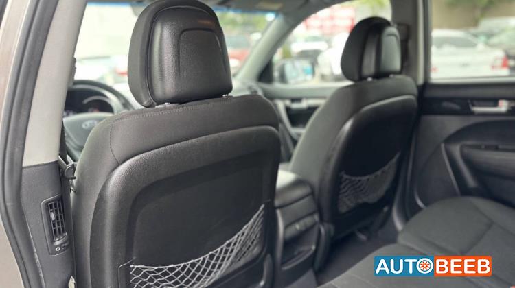 كيا سورينتو 2015