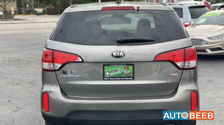 كيا سورينتو 2015