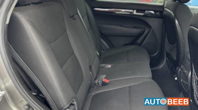 كيا سورينتو 2015