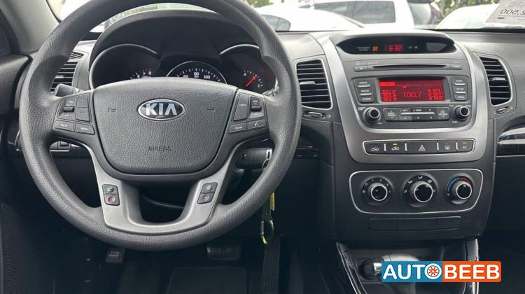 كيا سورينتو 2015