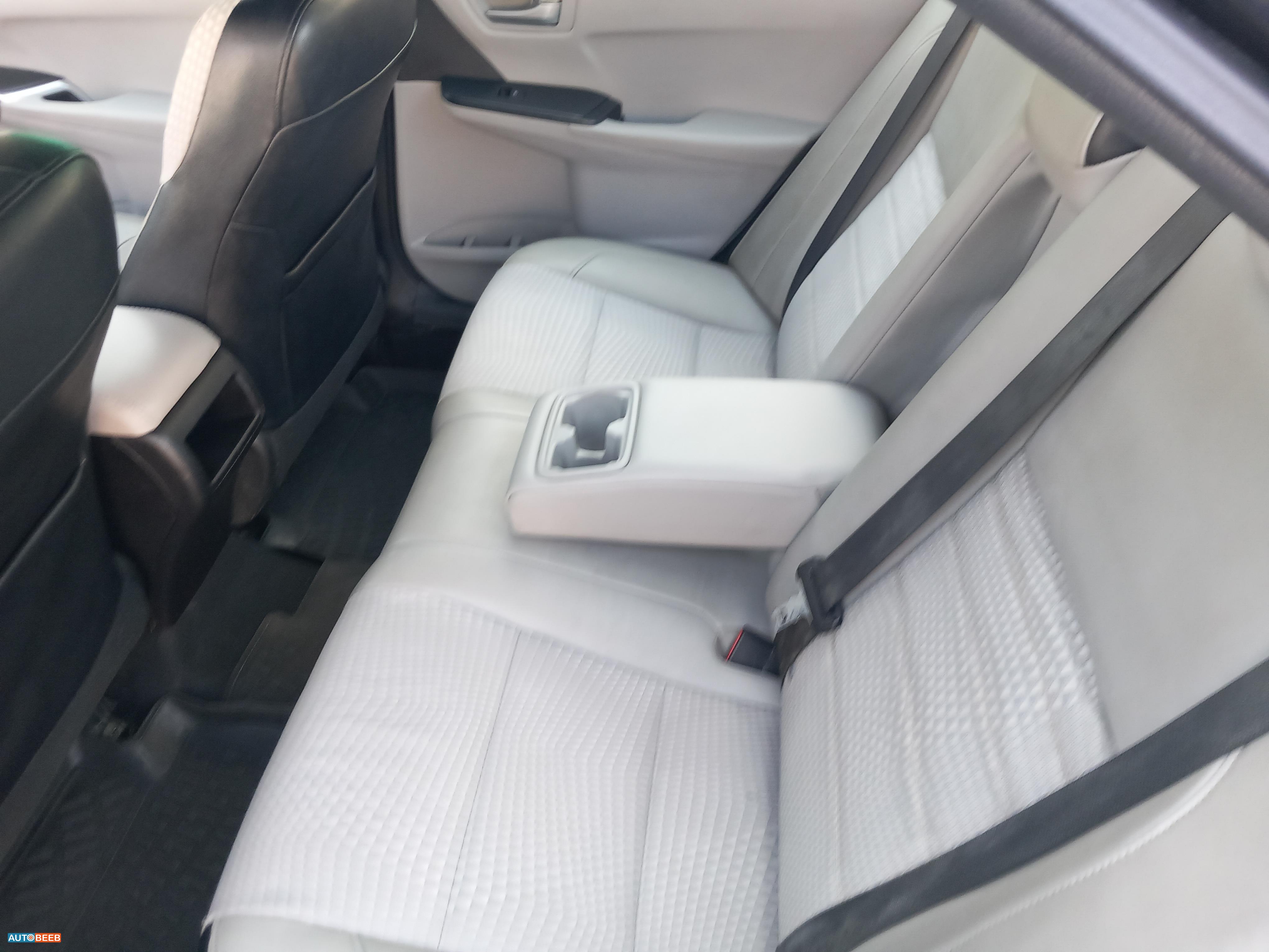 تويوتا كامري 2015