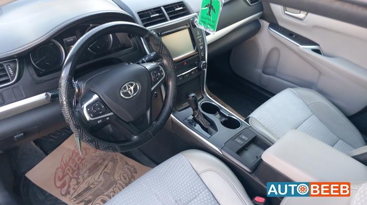 تويوتا كامري 2015