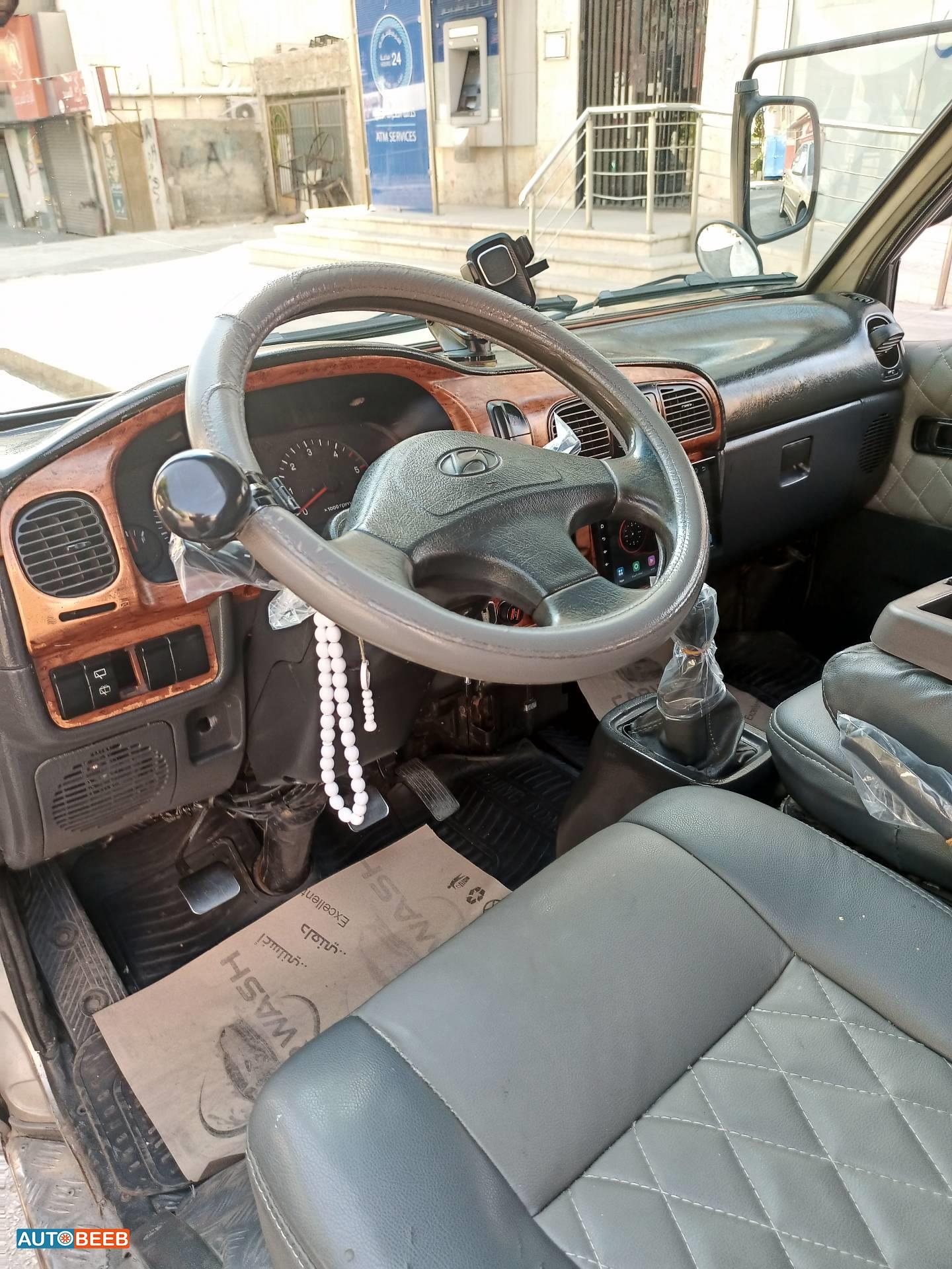 ميني فان هيونداي 2001