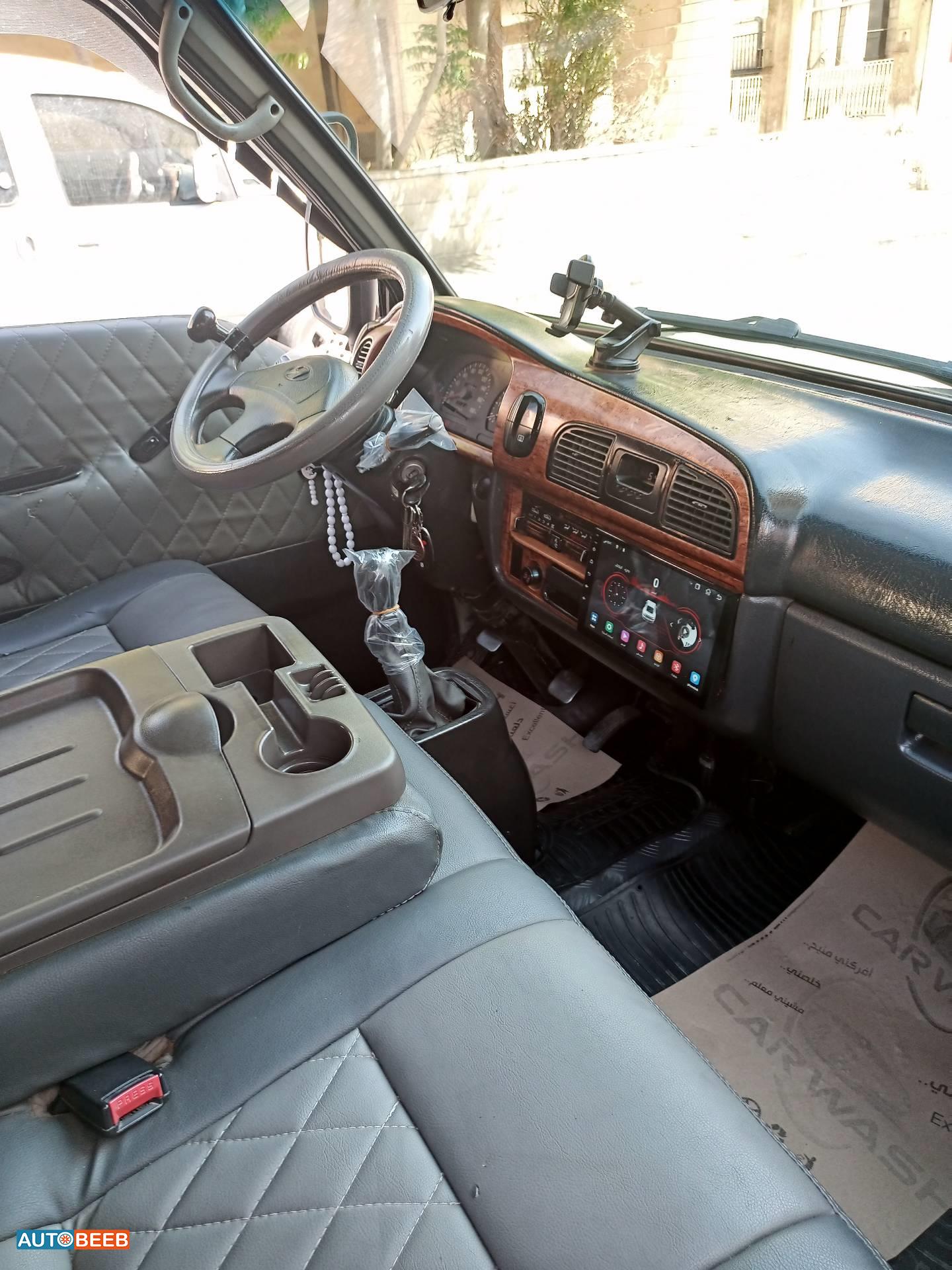 ميني فان هيونداي 2001