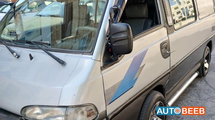 ميني فان هيونداي 2001