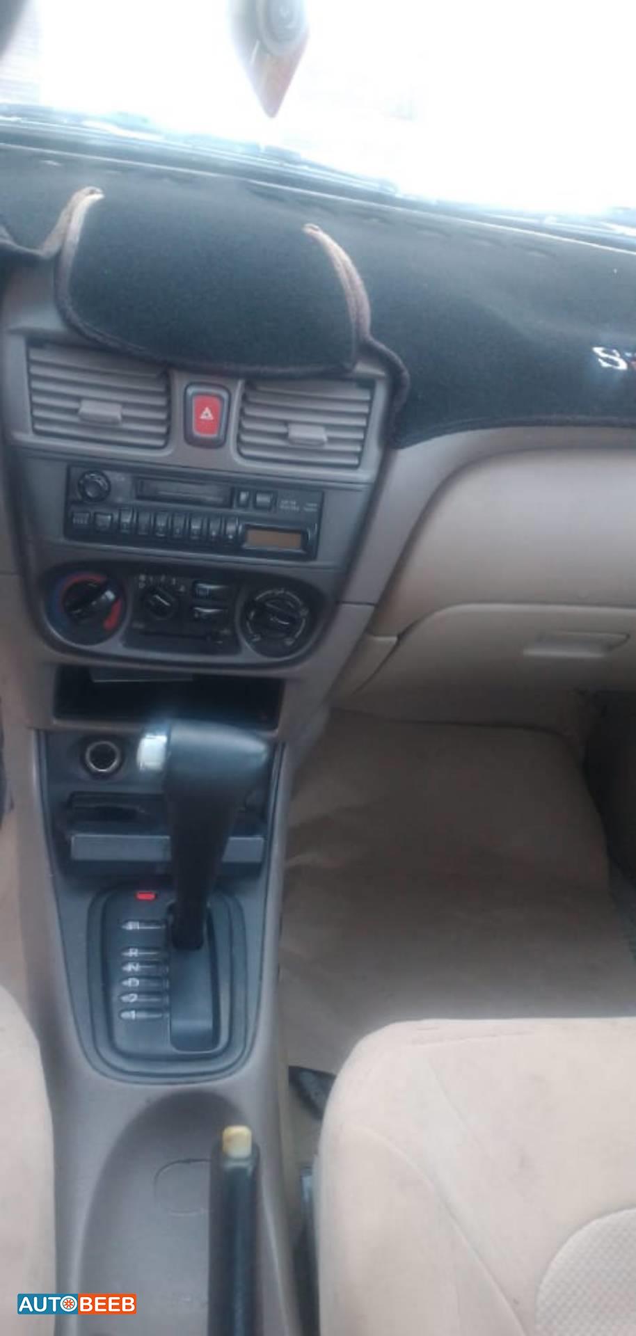 Nissan Sunny 2005